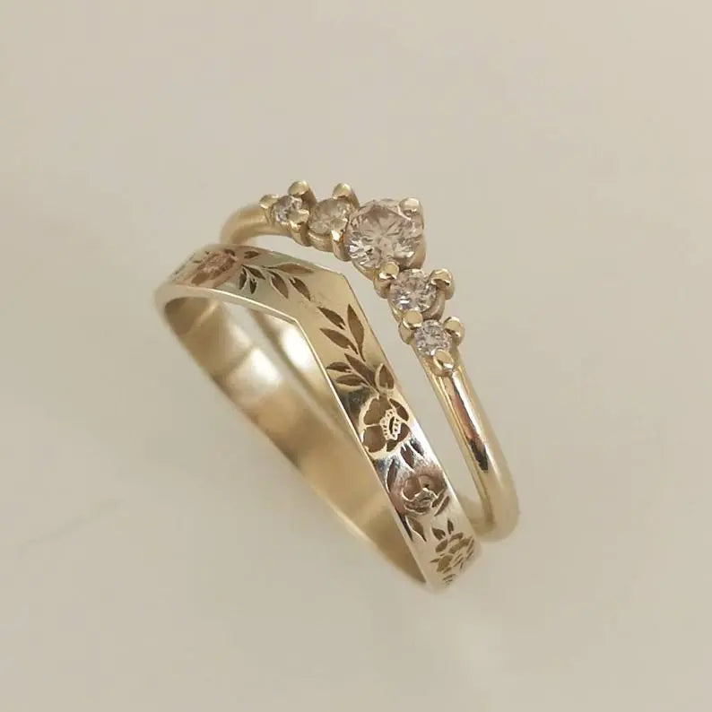 Simple Diamond V-Shaped Wreath Ring