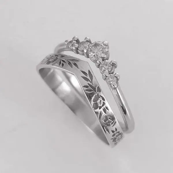 Simple Diamond V-Shaped Wreath Ring